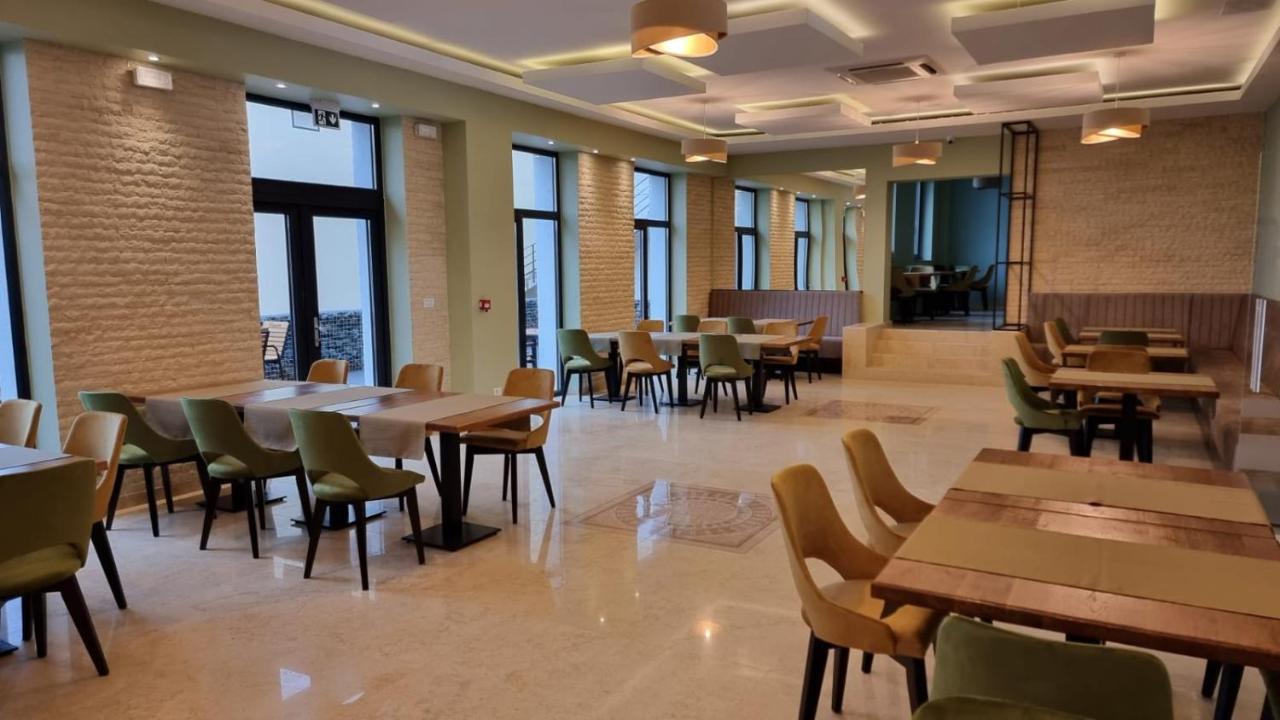 Hotel Padesul Faget  Ngoại thất bức ảnh