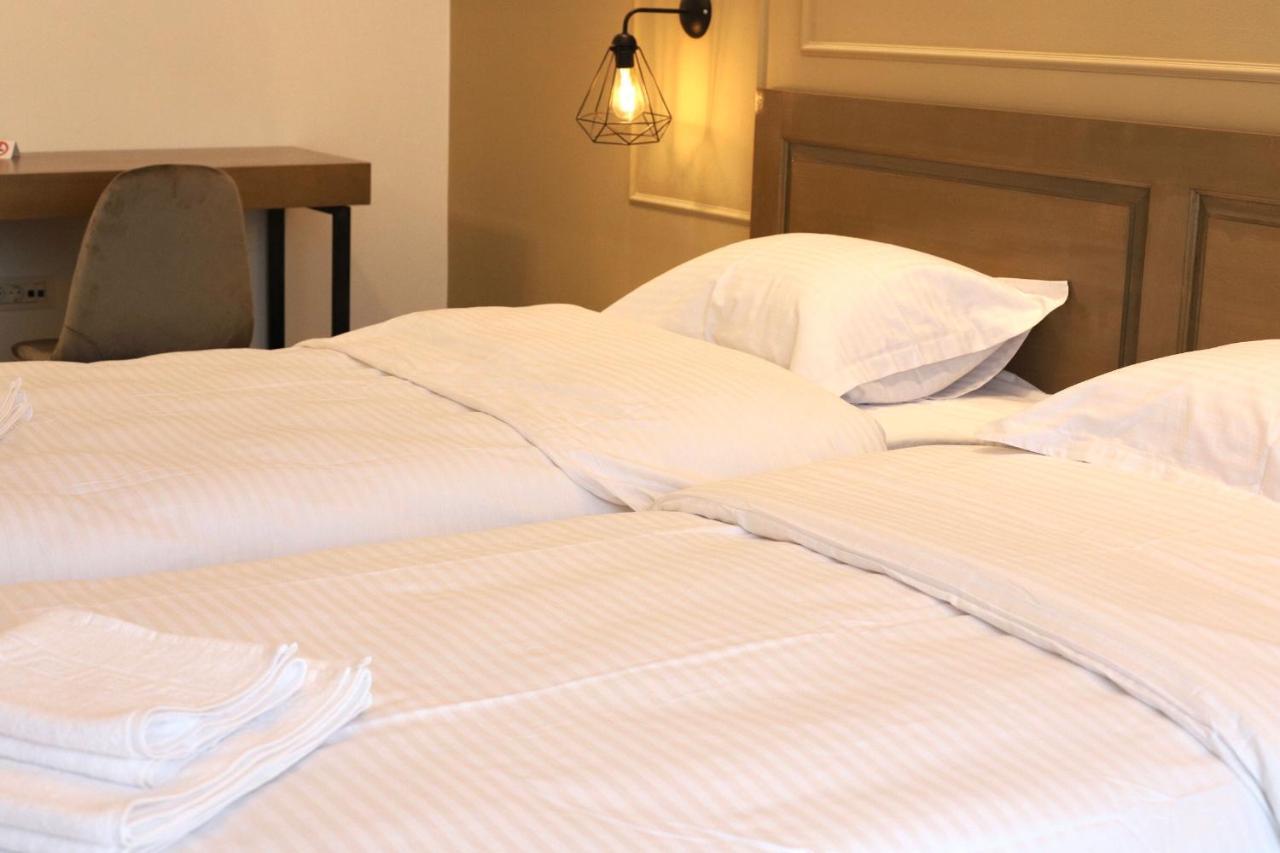 Hotel Padesul Faget  Ngoại thất bức ảnh