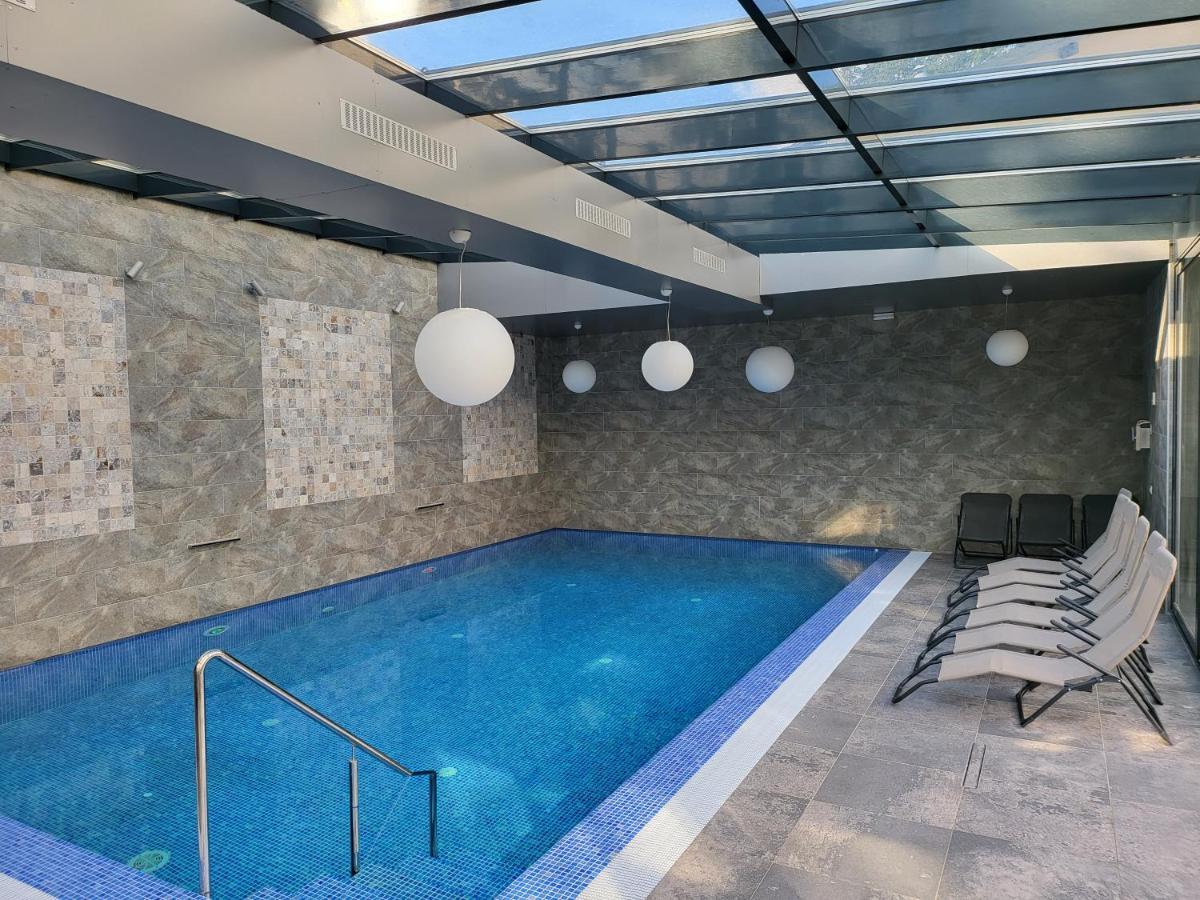 Hotel Padesul Faget  Ngoại thất bức ảnh